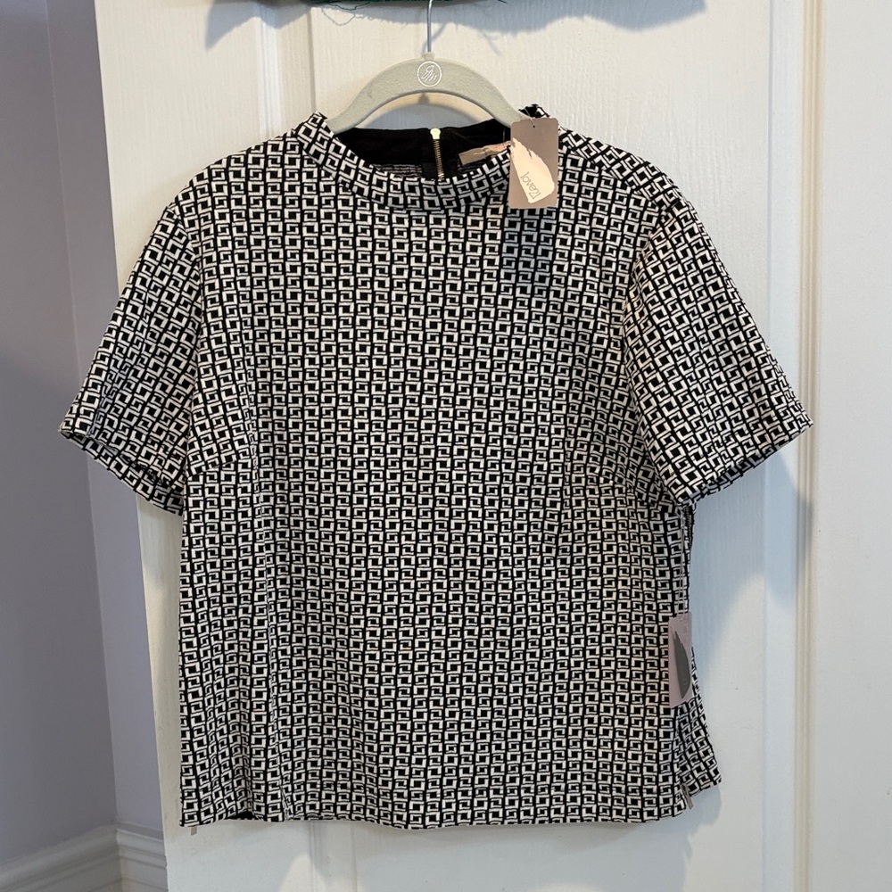 NWT Forever 21 Black and White Patterned Blouse